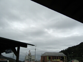 どんよりと曇った舞鶴の空